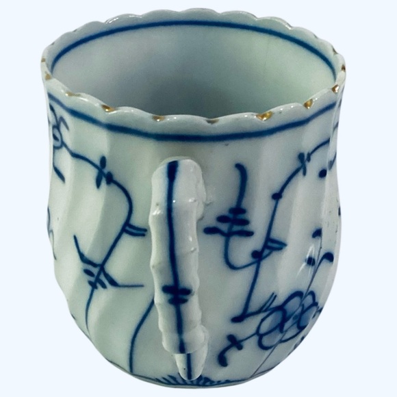 Vintage Blue Onion Demitasse Tea Cup Hand Painted Cobalt Signed Germany - Picture 6 of 6